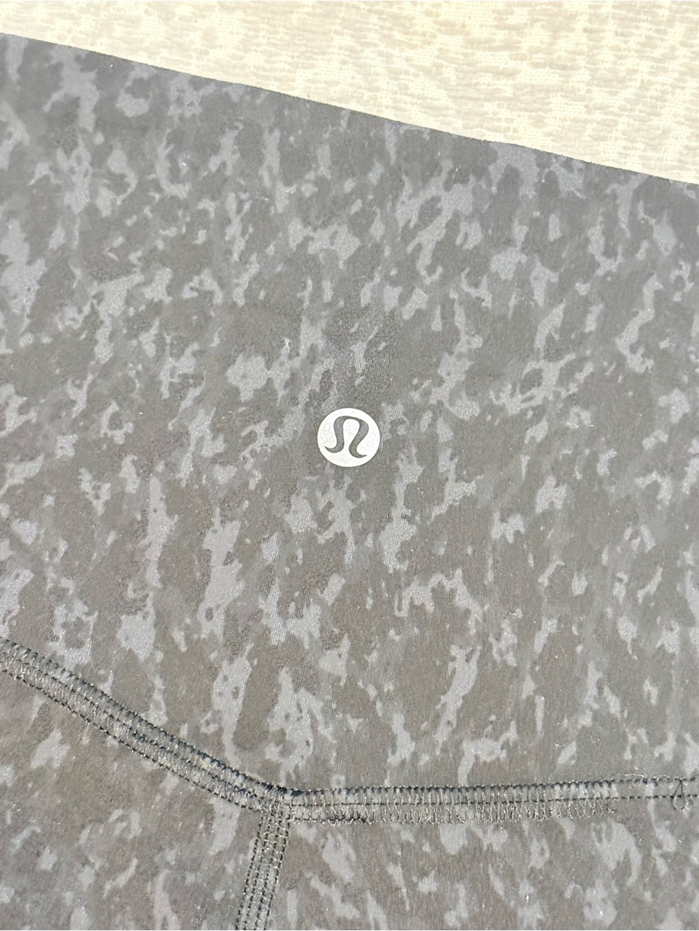 Lululemon /// Women’s Align High-Rise Pant 25" - Leopard Camo - Size 6 - Picture 5 of 7